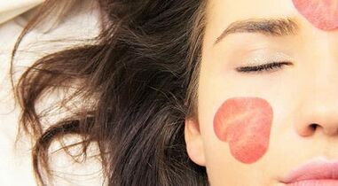 recepty na masky pro omlazení pleti kolem očí